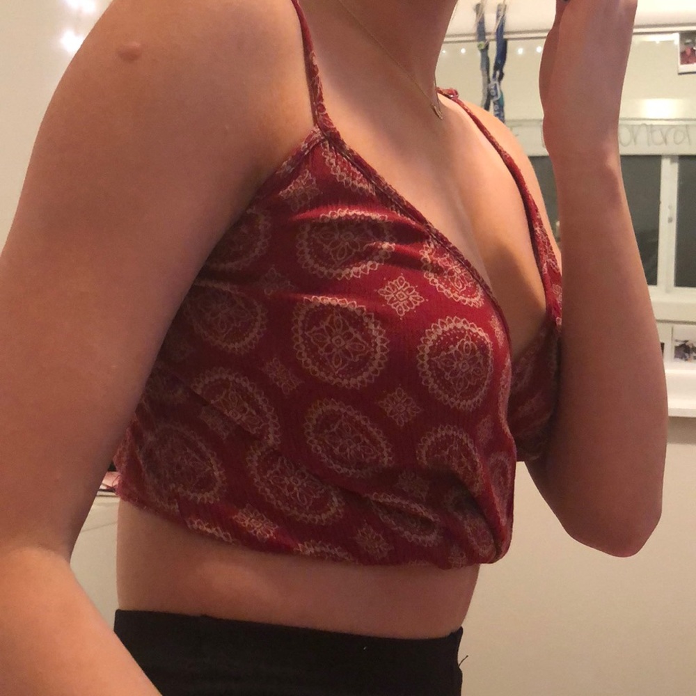 Cute tank top from brandy melville - Picture 2 of 3